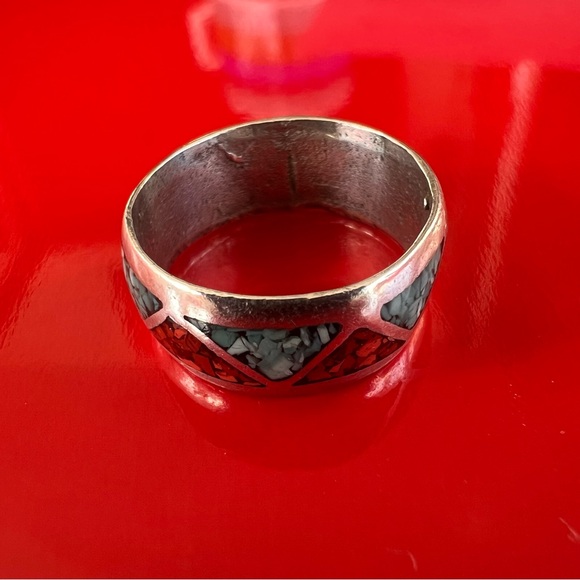 Vintage Southwestern Silver Turquoise & Coral Inlay Infinity Band. Size 4.5 - Picture 6 of 14